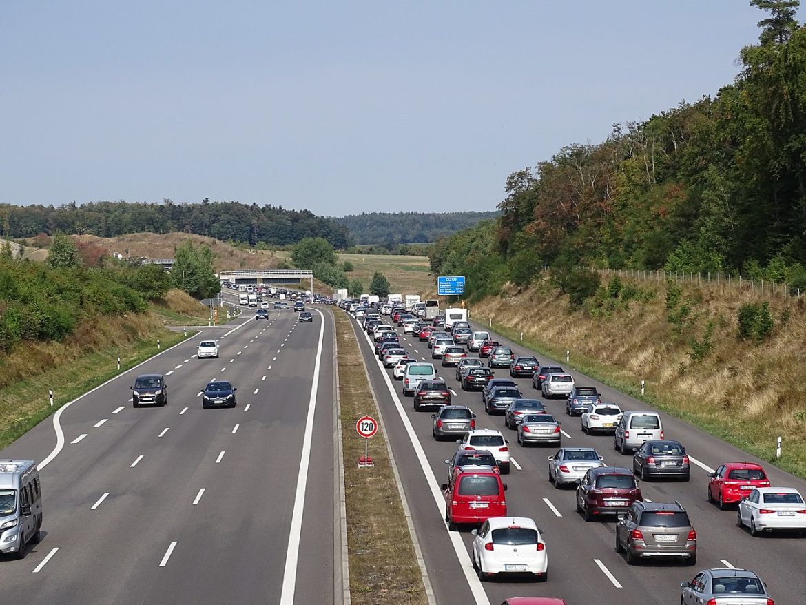 Stau_auf_der_A8_04