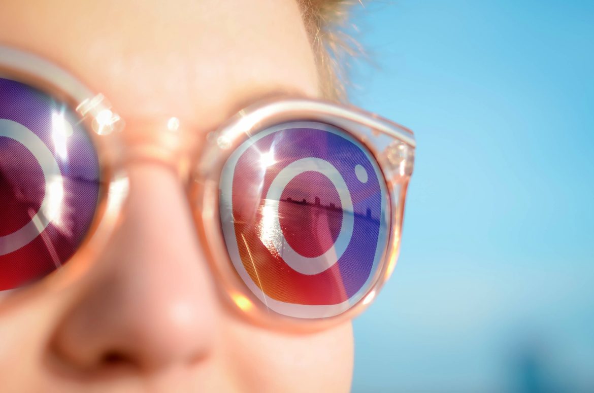 sunglasses-5559356_1920
