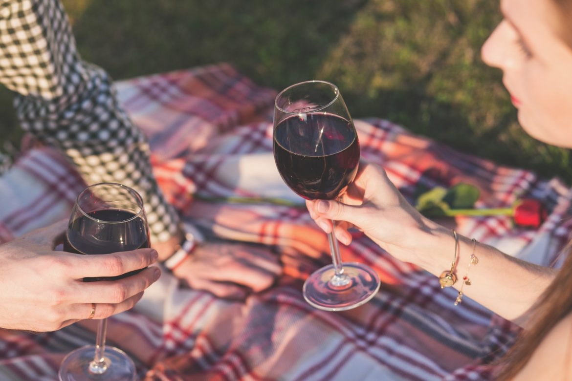 picnic-1853380_1920