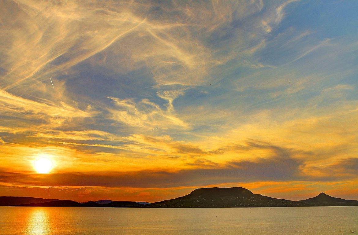 sunset-3052392_1280