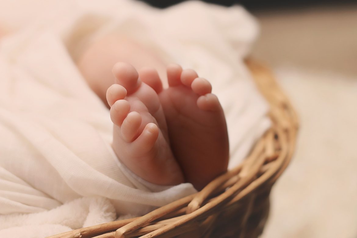 newborn-1399155_1280 (1)