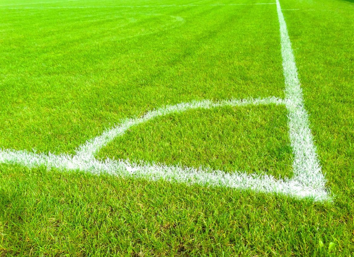 football-field-488387_1280
