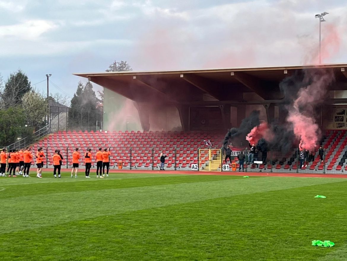 22_bmte_budafok_szurkolók_füst_fb