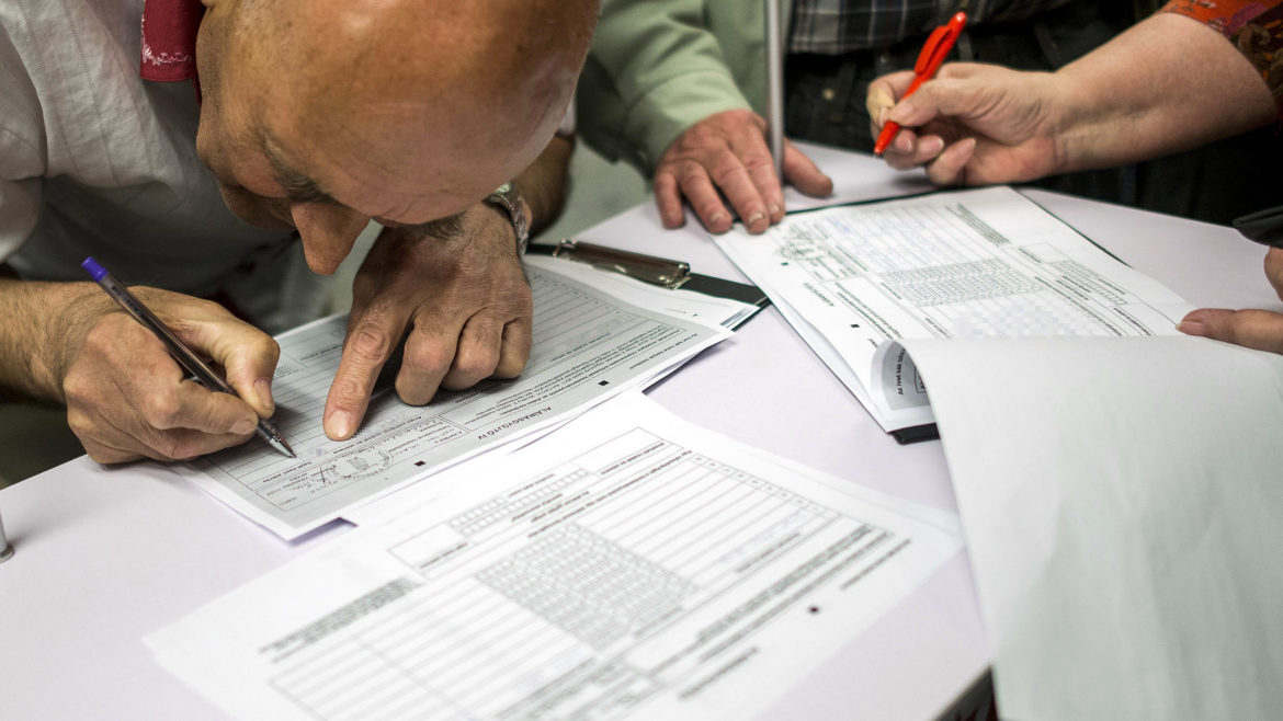 Vasárnapi pihenőnap – Az MSZP aláírásgyűjtő akciója Buda