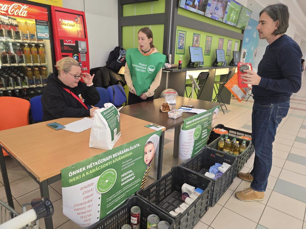 ReFormáló fb fotók_élelmiszergyűjtés (5)