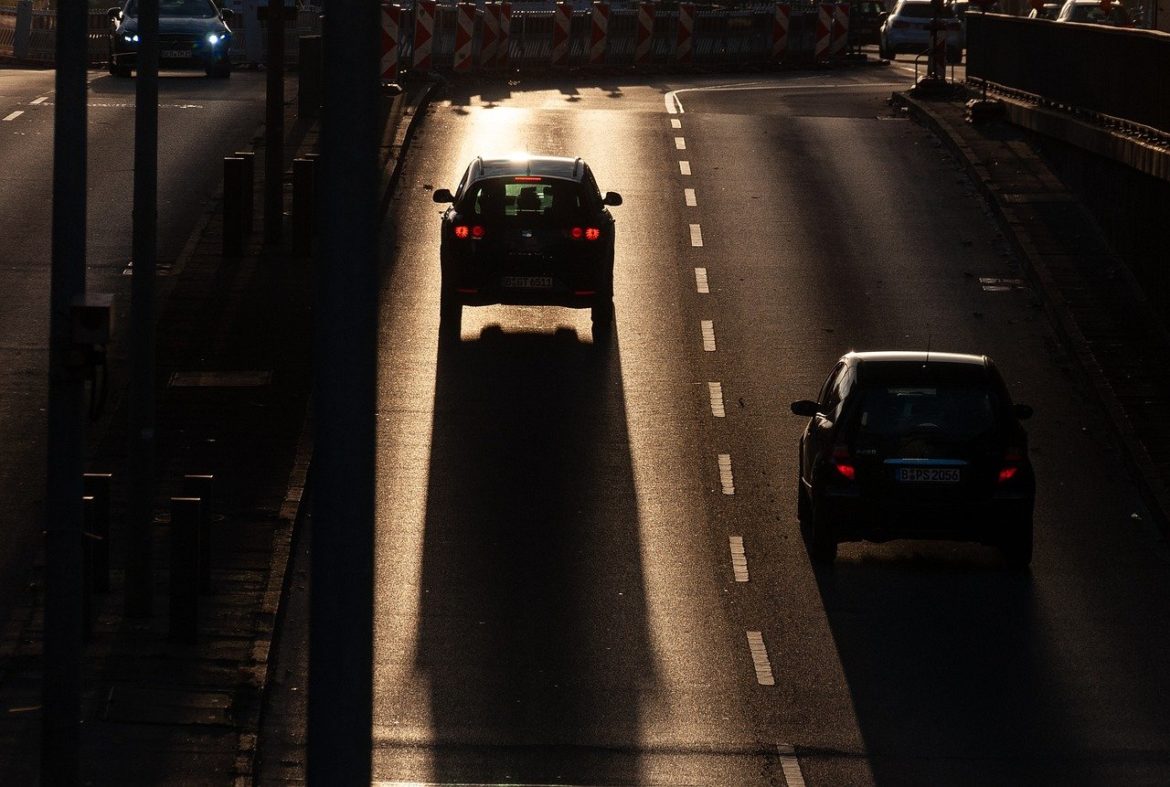 road-8587889_1280