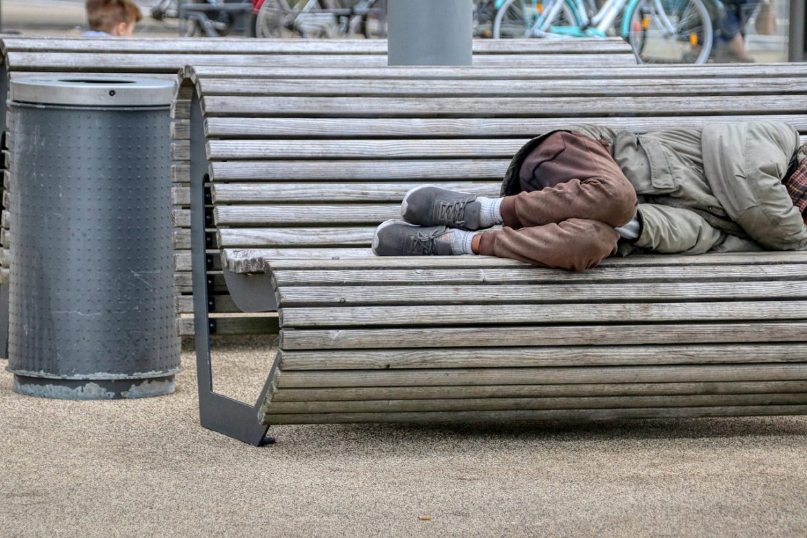homeless-5283148_1280 (1)