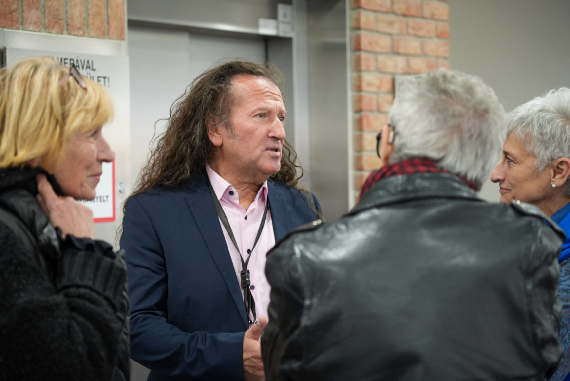 20251107-sztmartin-113