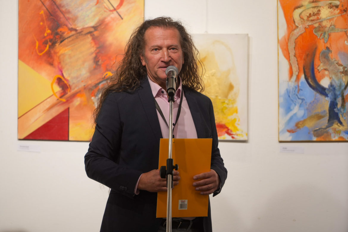 20251107-sztmartin-120