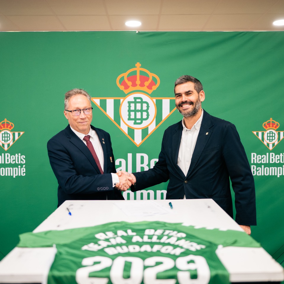 22_Budafoki LC Tehetségközpont_Real szerződés aláírás fb1