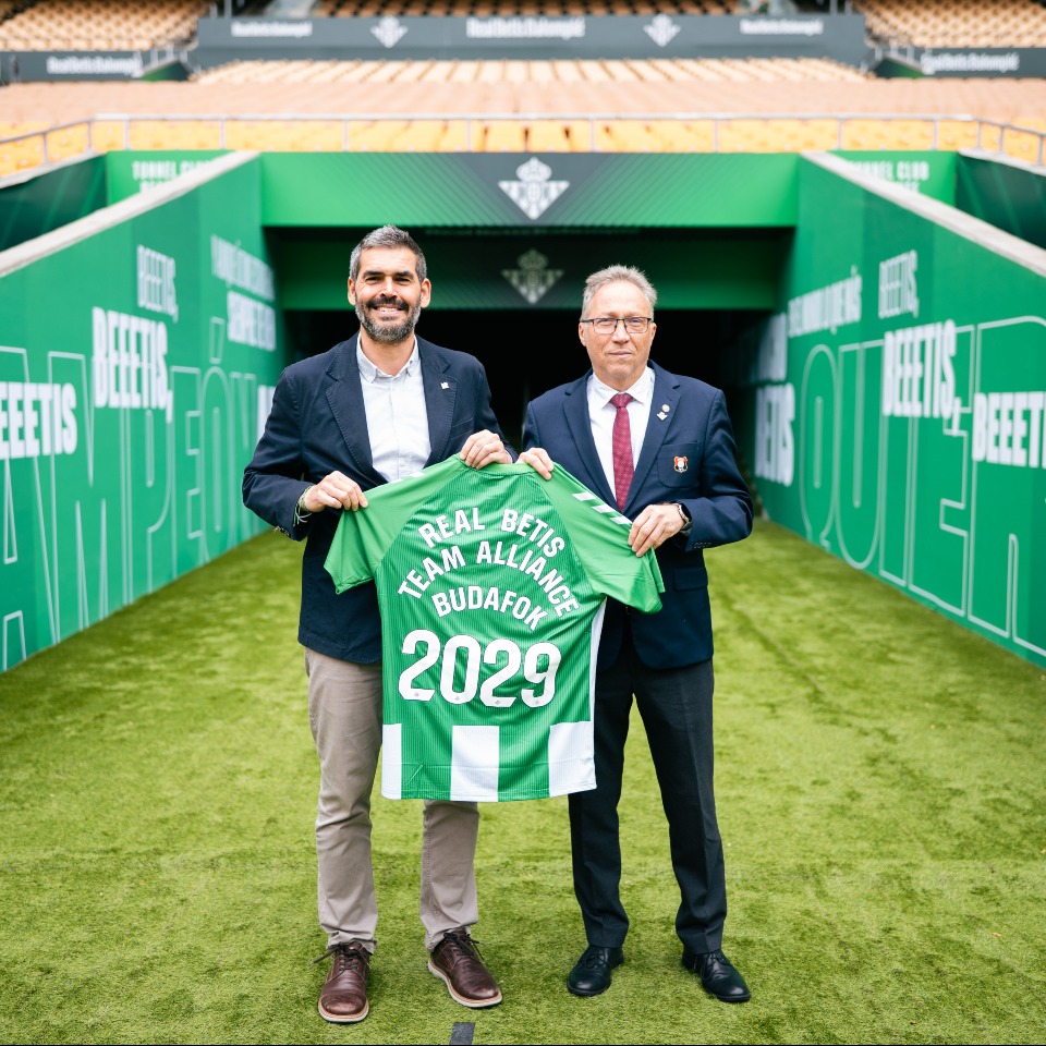 22_Budafoki LC Tehetségközpont_Real szerződés aláírás fb2