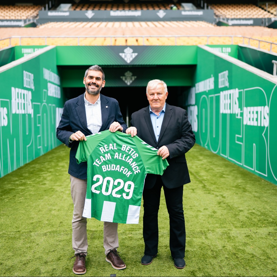 22_Budafoki LC Tehetségközpont_Real szerződés aláírás fb3