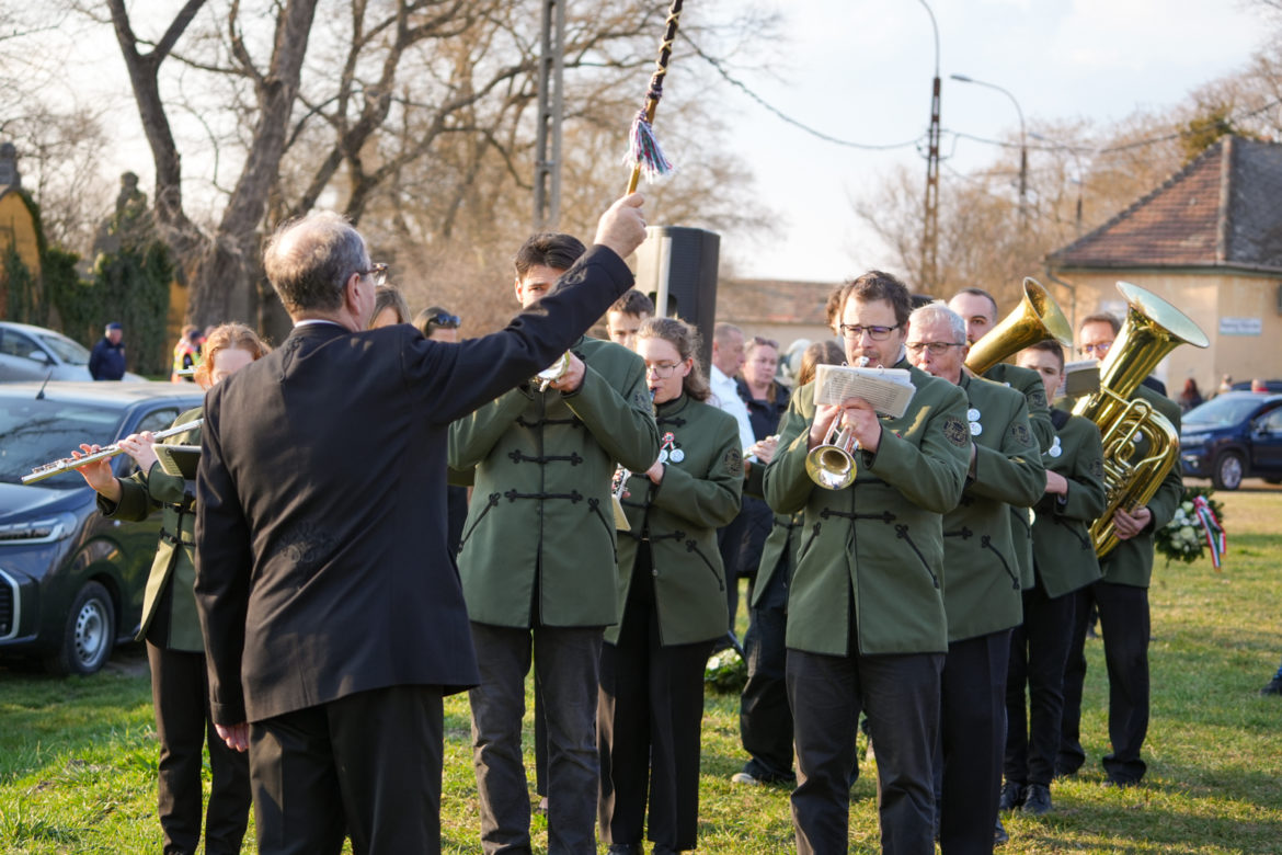 20260313_budafok_koszoruzas_4